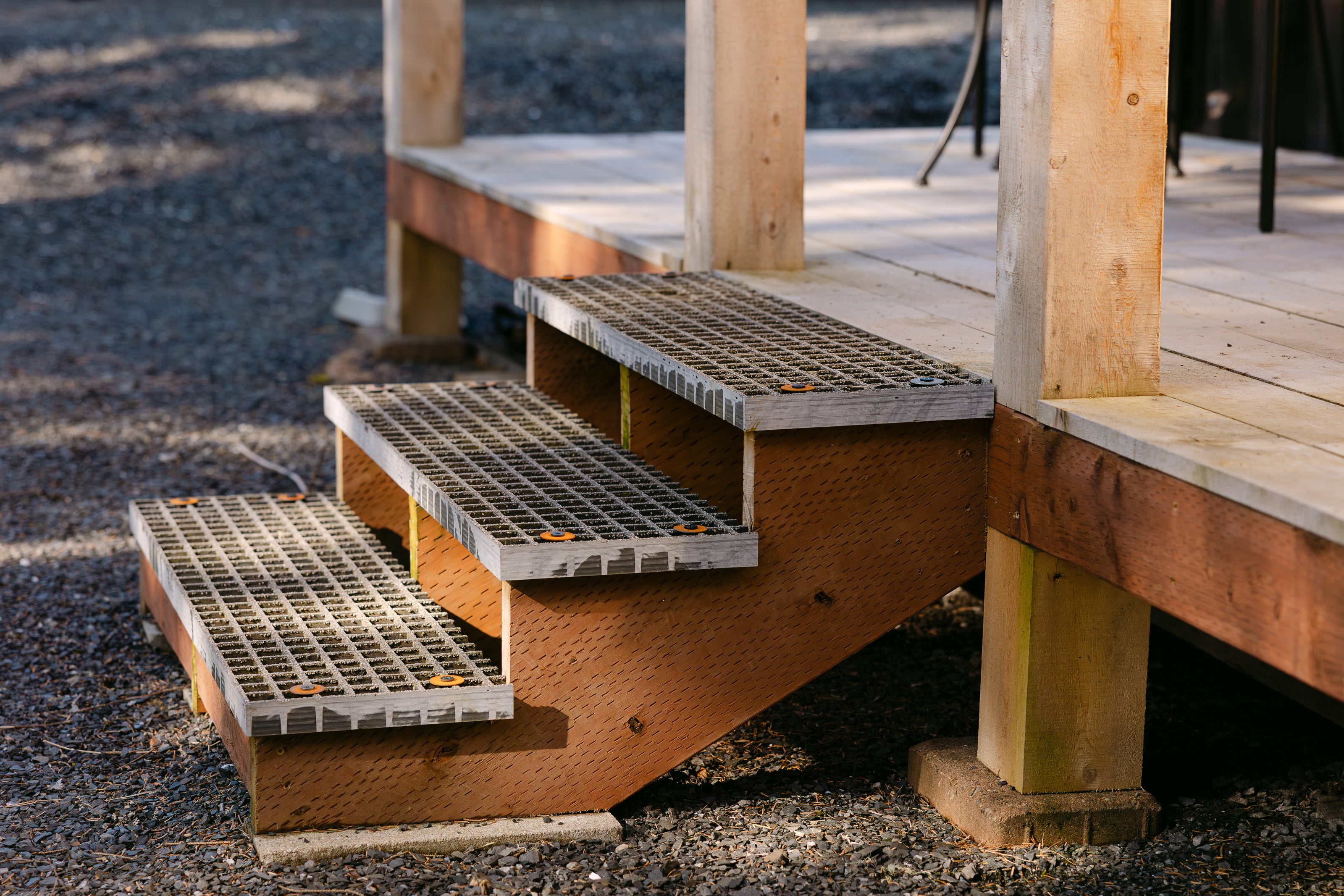 Durable porch steps made of wood and metal